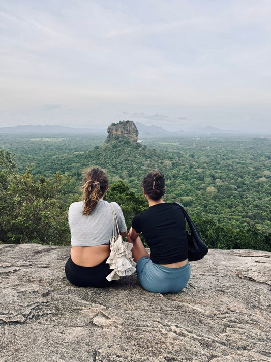 Het verhaal achter West Coast Society: hoe eilandenergie mijn ontwerpen inspireert