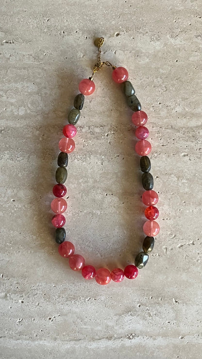 Island bloom necklace coral-green
