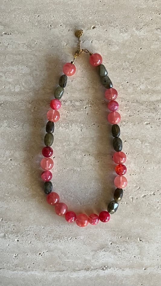 Island bloom necklace coral-green