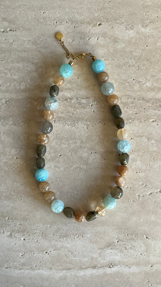 Island bloom necklace blue-sand
