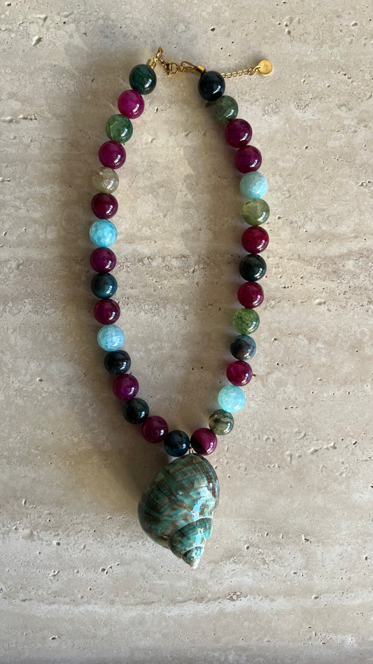 Island treasure necklace deep ocean