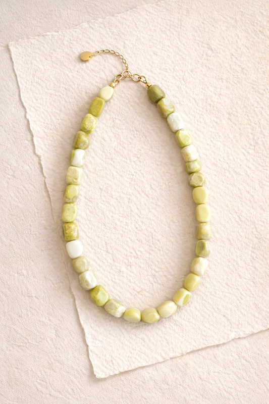 Faceted cube necklace citrus-green