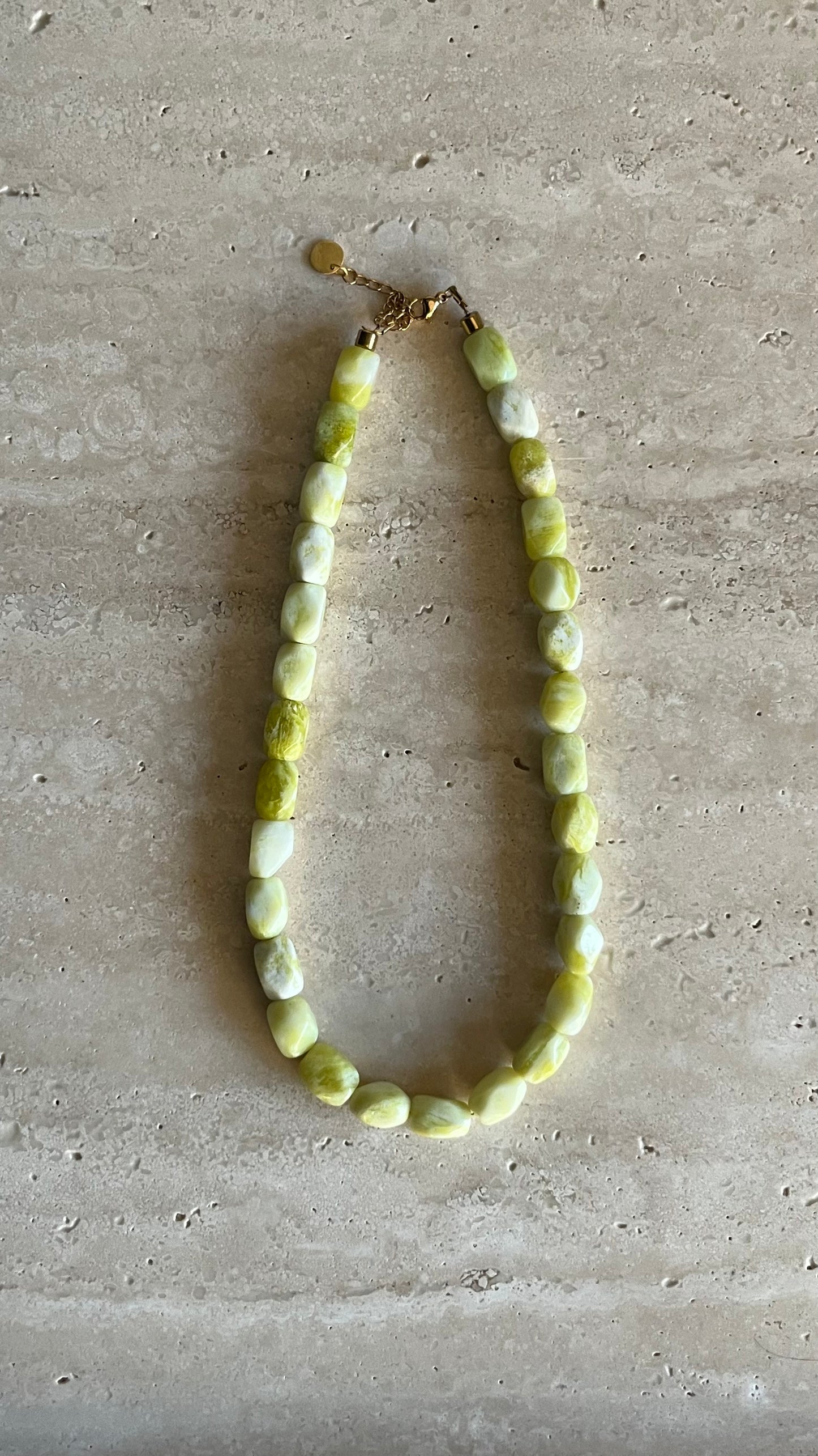 Faceted cube necklace citrus-green