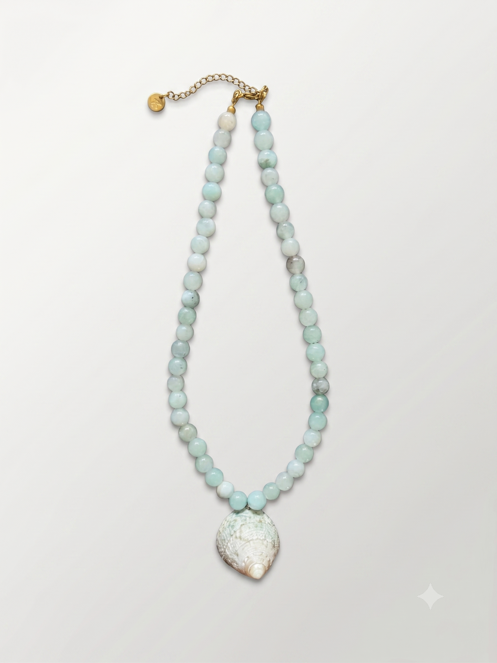 Island bloom necklace shell
