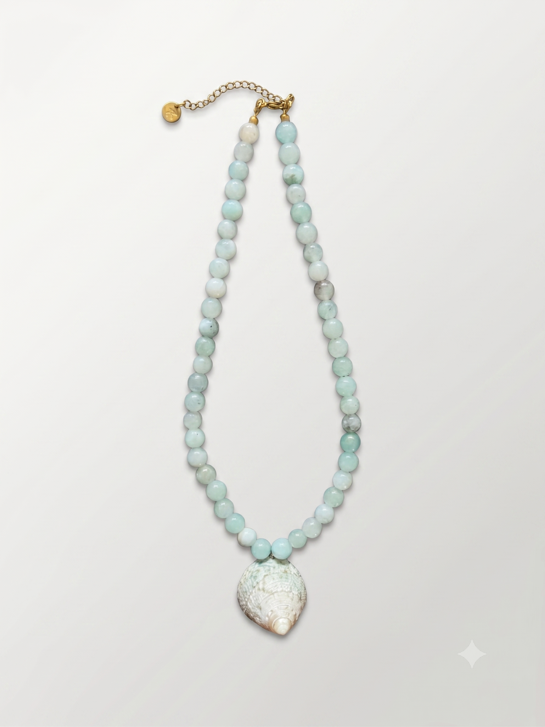 Island bloom necklace shell