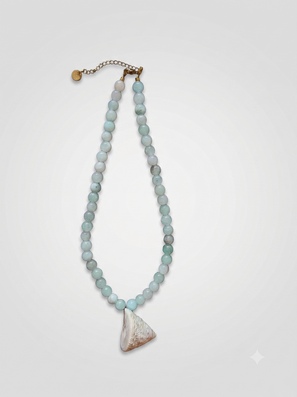 Island bloom necklace shell